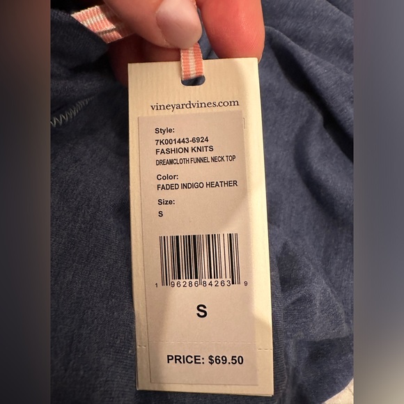 Vineyard Vines Dreamcloth Funnel Neck Top -NWT - Picture 3 of 4